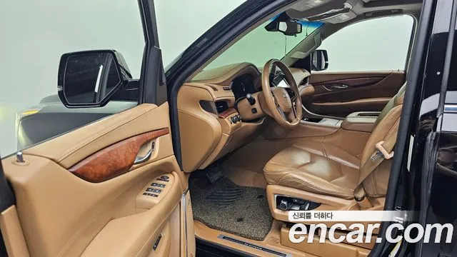 Cadillac Escalade 2016 — фото 10