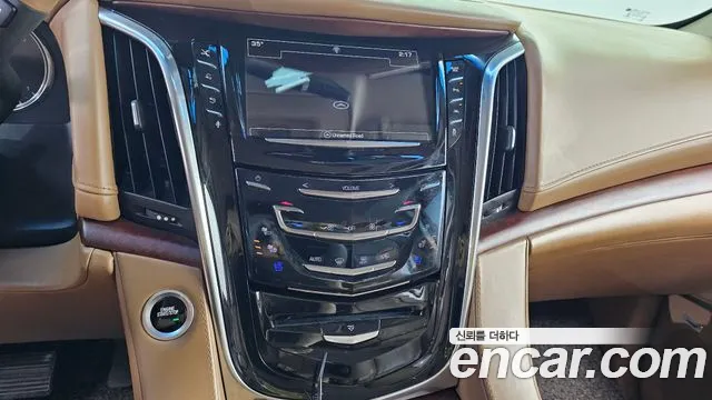 Cadillac Escalade 2016 — фото 14