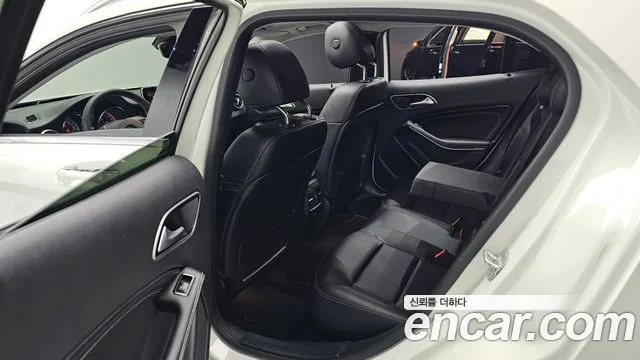 Mercedes-Benz GLA-Class 2017 — фото 12