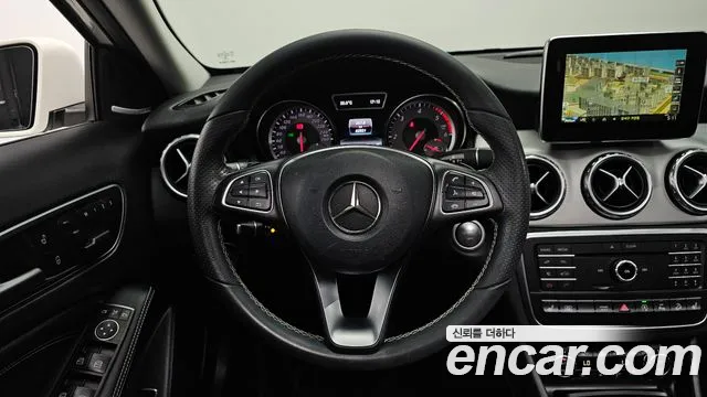 Mercedes-Benz GLA-Class 2017 — фото 13