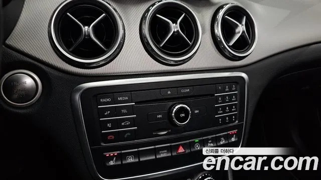 Mercedes-Benz GLA-Class 2017 — фото 18