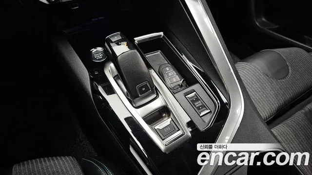 Peugeot 3008 2022 — фото 12