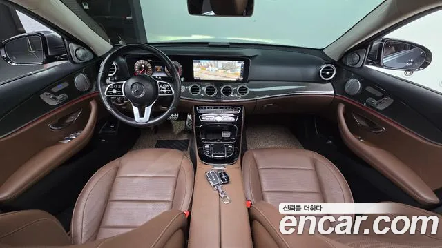 Mercedes-Benz E-Class 2020 — фото 10