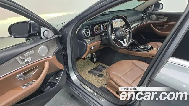 Mercedes-Benz E-Class 2020 — фото 13