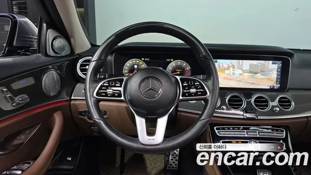 Mercedes-Benz E-Class 2020 — фото 18