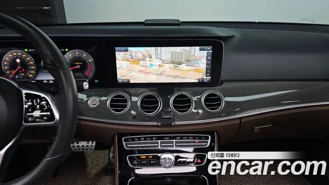 Mercedes-Benz E-Class 2020 — фото 19