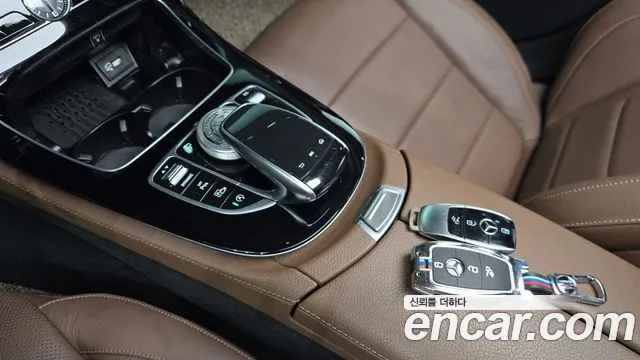 Mercedes-Benz E-Class 2020 — фото 24
