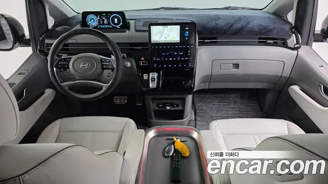 Hyundai Staria 2025 — фото 10