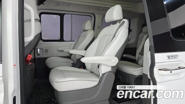 Hyundai Staria 2025 — фото 18