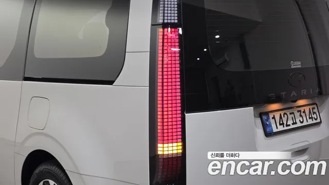 Hyundai Staria 2025 — фото 9