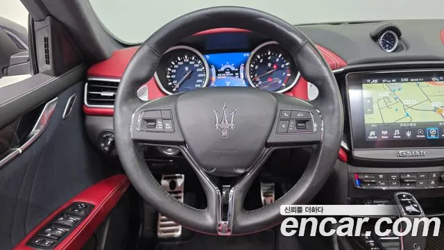 Maserati Ghibli 2020 — фото 24