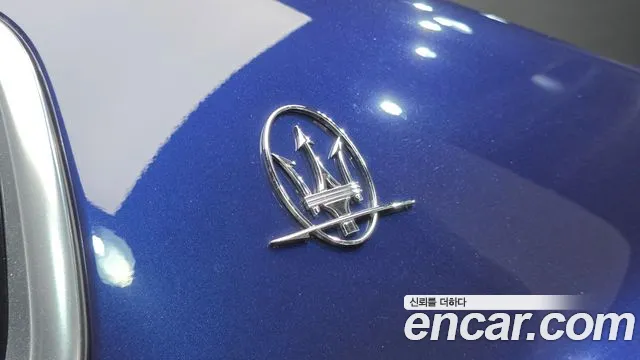 Maserati Ghibli 2020 — фото 37