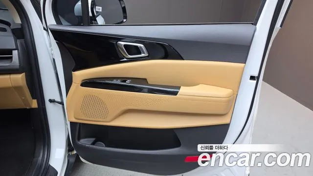 Kia Canival 2023 — фото 15