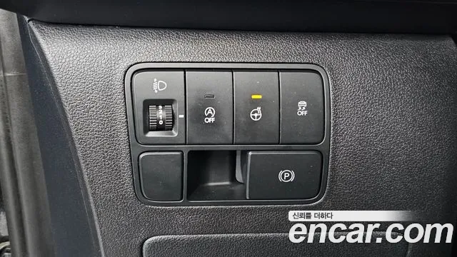 Hyundai Staria 2025 — фото 13