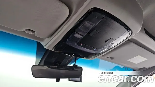 Hyundai Staria 2025 — фото 14