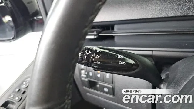 Hyundai Staria 2025 — фото 15