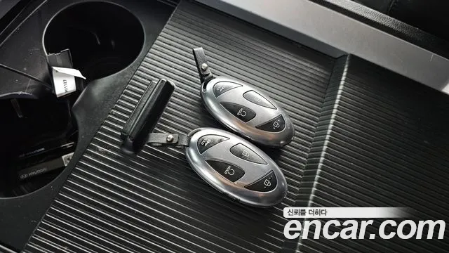 Hyundai Staria 2025 — фото 19