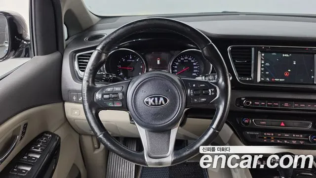 Kia Canival 2016 — фото 19
