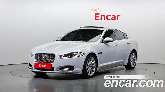 Jaguar XF 2015 — фото 1