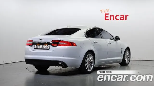 Jaguar XF 2015 — фото 2