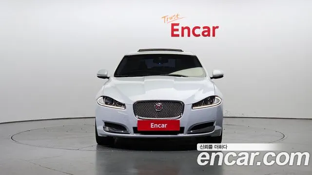 Jaguar XF 2015 — фото 3