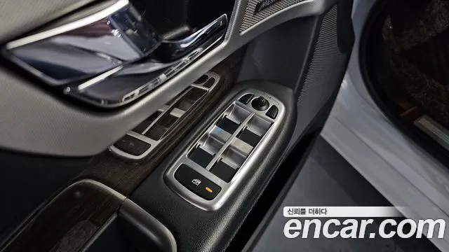 Jaguar XF 2015 — фото 19