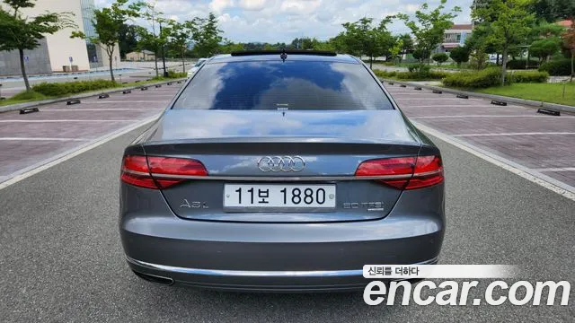Audi A8 2015 — фото 4