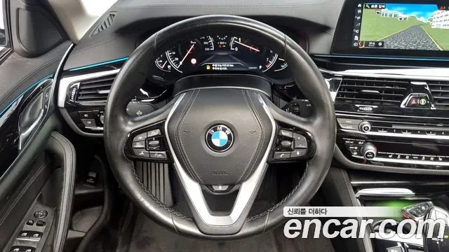BMW 5-Series 2018 — фото 13