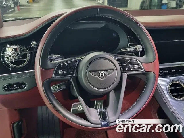 Bentley Continental 2020 — фото 11