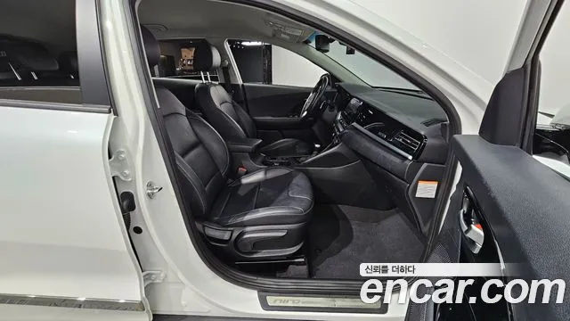 Kia Niro 2020 — фото 12