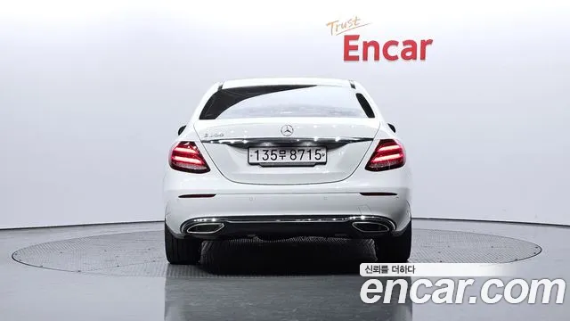 Mercedes-Benz E-Class 2018 — фото 4