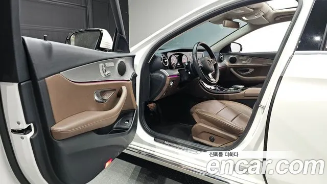 Mercedes-Benz E-Class 2018 — фото 10