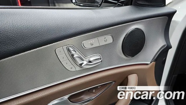 Mercedes-Benz E-Class 2018 — фото 18