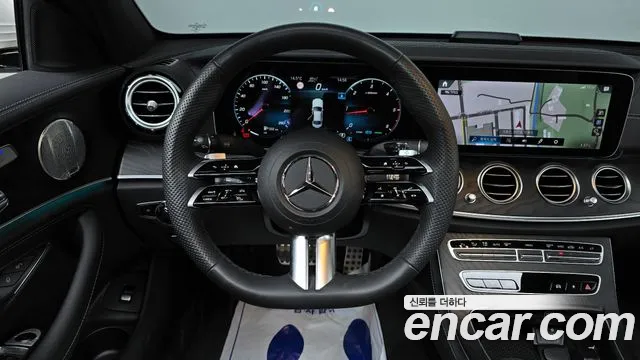 Mercedes-Benz E-Class 2023 — фото 13