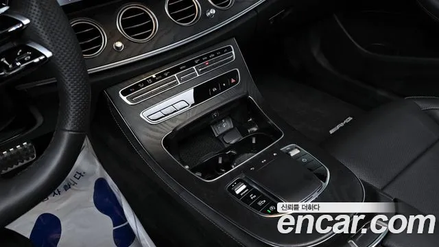 Mercedes-Benz E-Class 2023 — фото 17