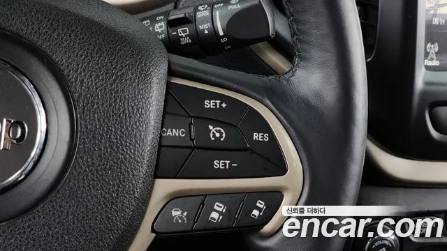 Jeep Cherokee 2015 — фото 18