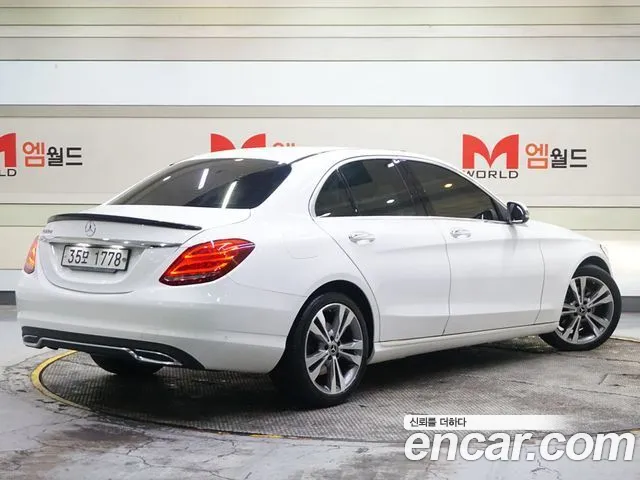 Mercedes-Benz C-Class 2018 — фото 14