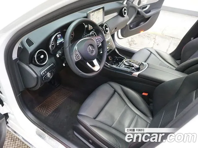 Mercedes-Benz C-Class 2018 — фото 20