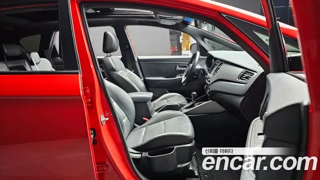 Kia Carens 2016 — фото 10