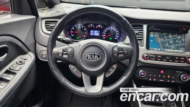 Kia Carens 2016 — фото 13