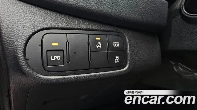 Kia Carens 2016 — фото 16