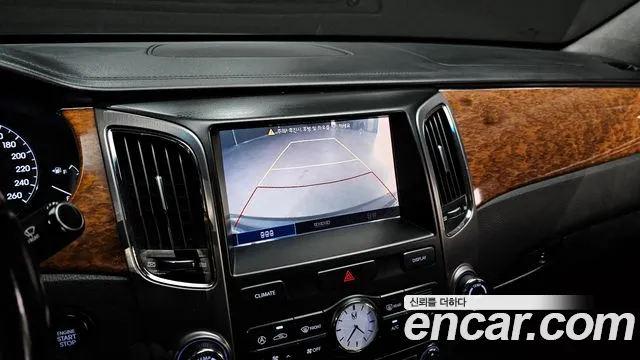 Hyundai Equus 2010 — фото 16