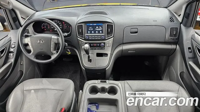 Hyundai Starex 2020 — фото 7
