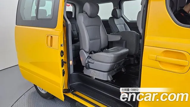 Hyundai Starex 2020 — фото 12