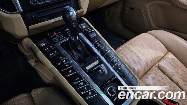 Porsche Macan 2018 — фото 9