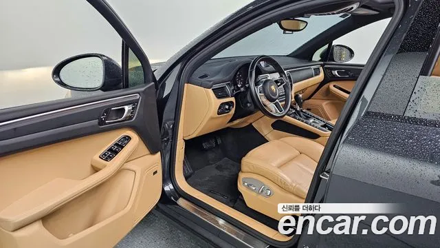Porsche Macan 2018 — фото 11