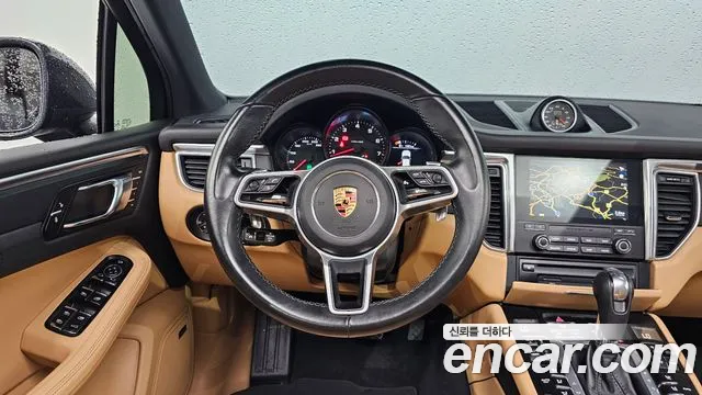 Porsche Macan 2018 — фото 13
