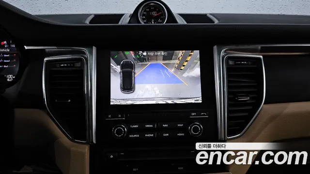 Porsche Macan 2018 — фото 15