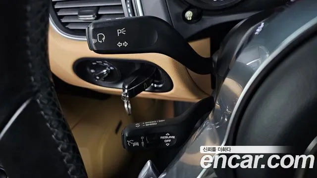 Porsche Macan 2018 — фото 17
