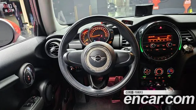 Mini Cooper 2015 — фото 13